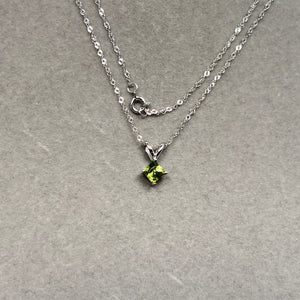 0.30–0.40 Cts Peridot Solitaire Pendant in 14K White Gold | Natural Princess-Cut Peridot, August Birthstone Jewelry, Peridot Pendant