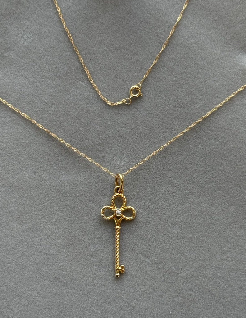 0.01-0.02 Ct Diamond Clover Key Pendant in 14K Yellow Gold – SI2-I1 Clarity, I-J Color, Dainty Lucky Charm Necklace, Gift for Her