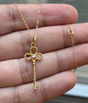 0.01-0.02 Ct Diamond Clover Key Pendant in 14K Yellow Gold – SI2-I1 Clarity, I-J Color, Dainty Lucky Charm Necklace, Gift for Her