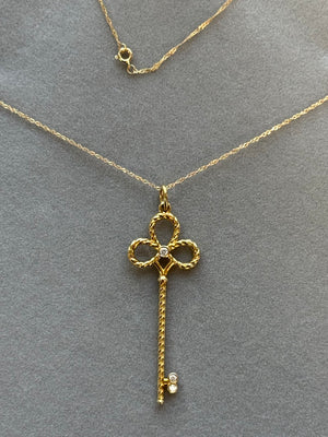 0.05–0.10 Ct Diamond Clover Key Pendant in 14K Yellow Gold – SI2-I1 Clarity, I-J Color, Lucky Charm Necklace, Gift for Her