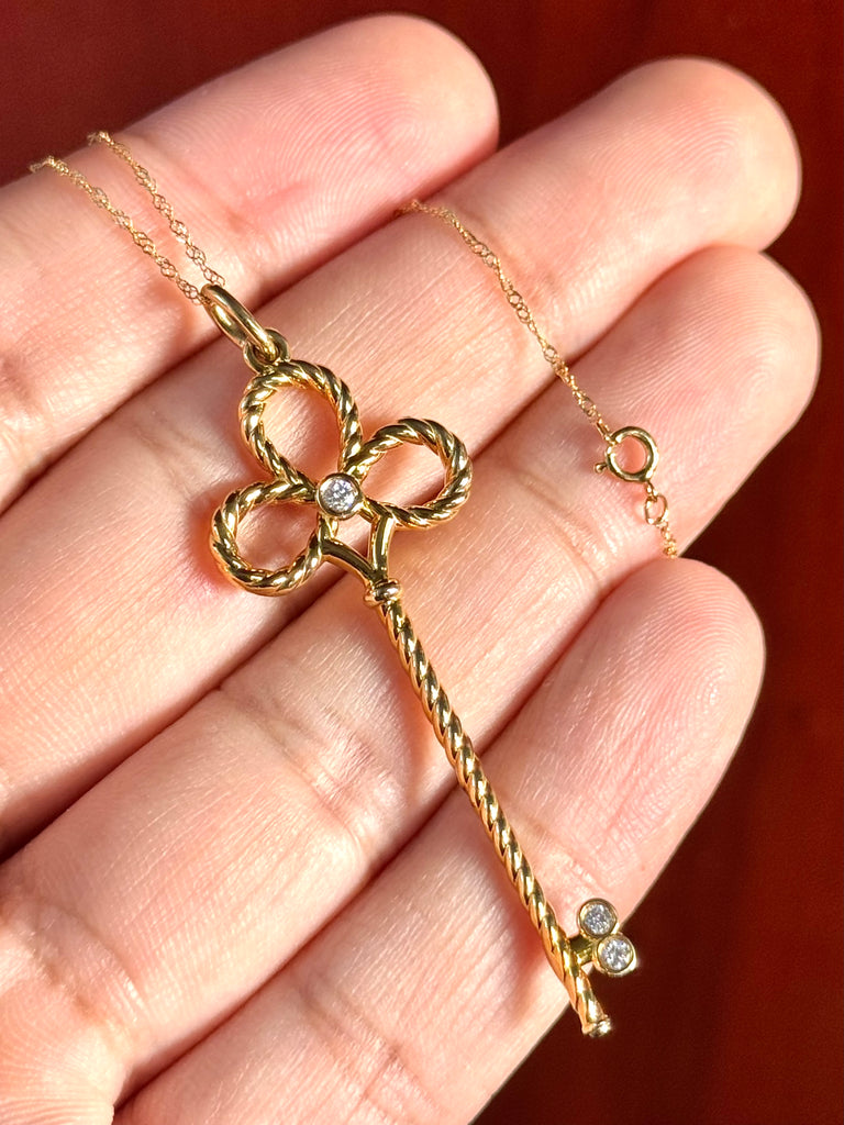 0.05–0.10 Ct Diamond Clover Key Pendant in 14K Yellow Gold – SI2-I1 Clarity, I-J Color, Lucky Charm Necklace, Gift for Her