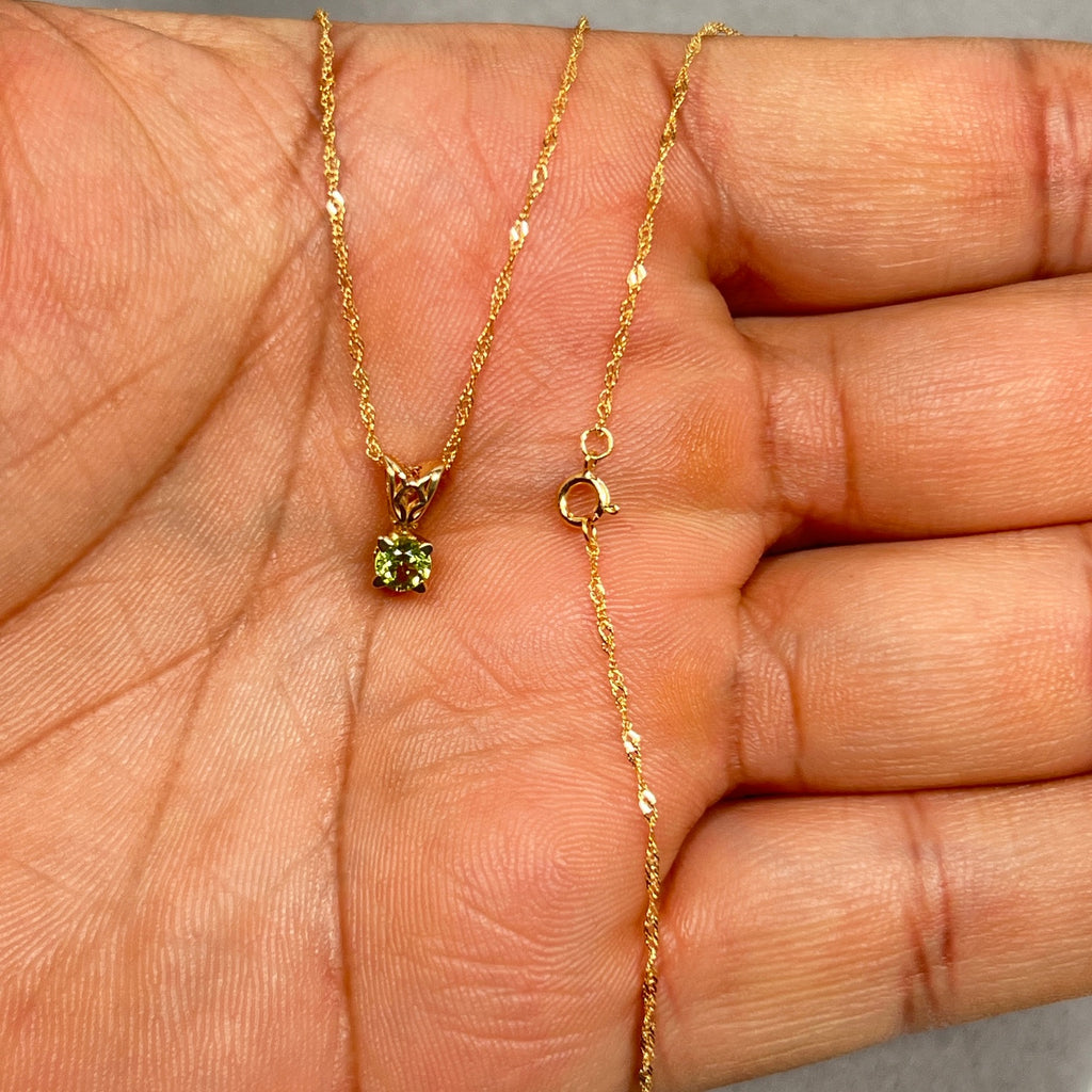0.23–0.33 Cts 4mm AAA Round Peridot Solitaire Pendant in 14K Yellow Gold | Natural Peridot Necklace, August Birthstone Jewelry for Women