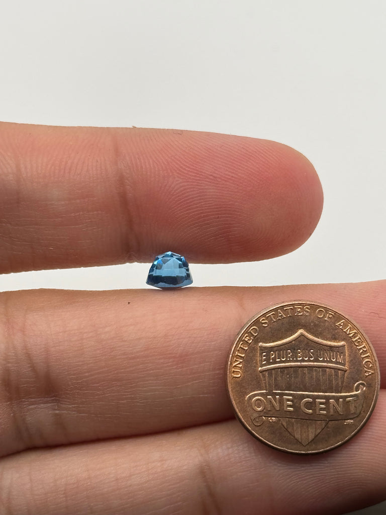 Swiss Blue Topaz - Kaleidoscope Cut - 5.5mm Round Loose Gemstone