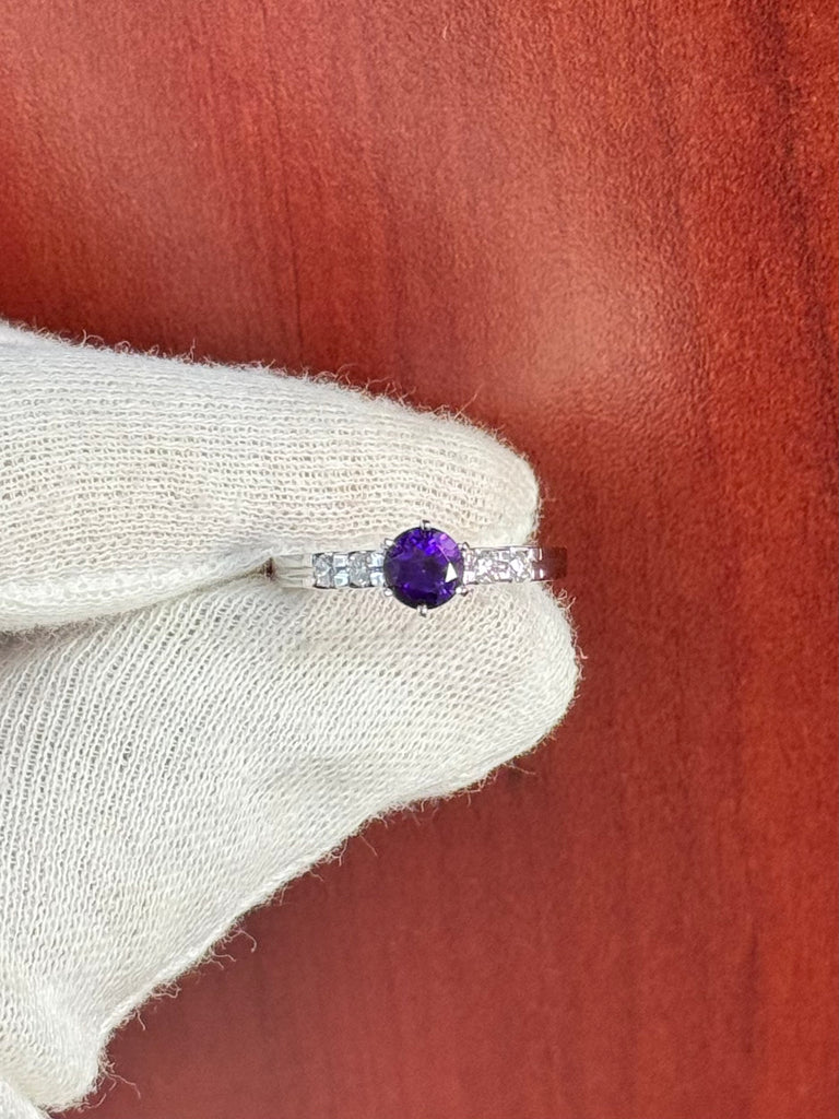 0.85 Ct Amethyst & 0.20 Ct Diamond Ring – Prong Set in 18K White Gold, Size 6.5 | Contemporary Engagement, Cocktail, Statement Ring