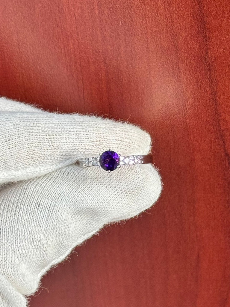 0.85 Ct Amethyst & 0.20 Ct Diamond Ring – Prong Set in 18K White Gold, Size 6.5 | Contemporary Engagement, Cocktail, Statement Ring