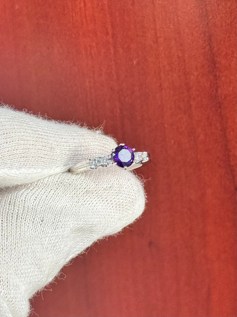 0.85 Ct Amethyst & 0.20 Ct Diamond Ring – Prong Set in 18K White Gold, Size 6.5 | Contemporary Engagement, Cocktail, Statement Ring