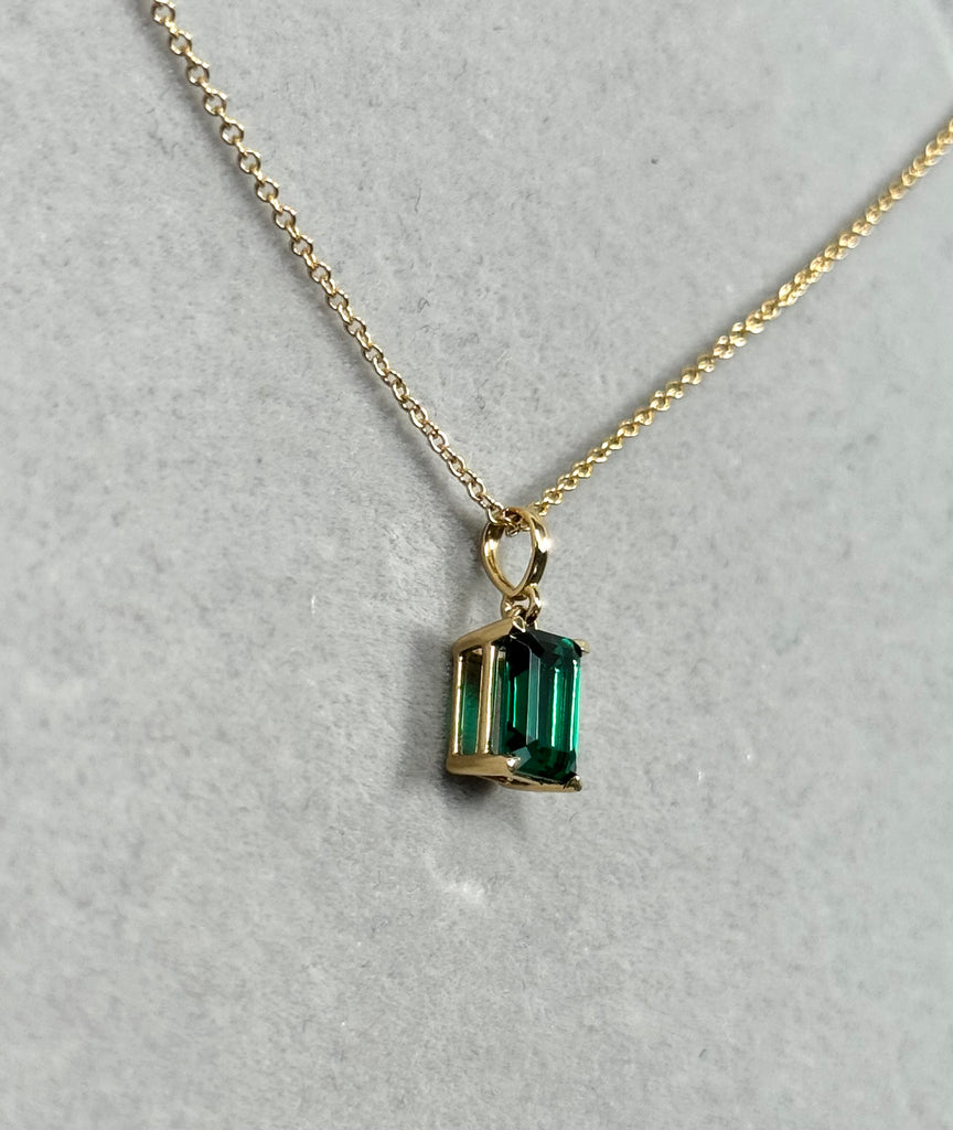 14K Gold Lab Grown Emerald Necklace – Solitaire Pendant with 18 Inch Singapore Chain