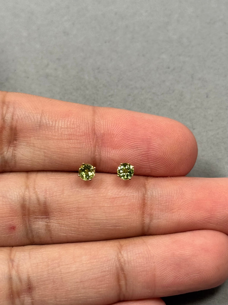 1/2 Cts of 4 mm AAA Round Peridot Stud Earrings in 14K Yellow Gold, Classic Genuine Peridot Studs for Women August Birthstone Jewelry