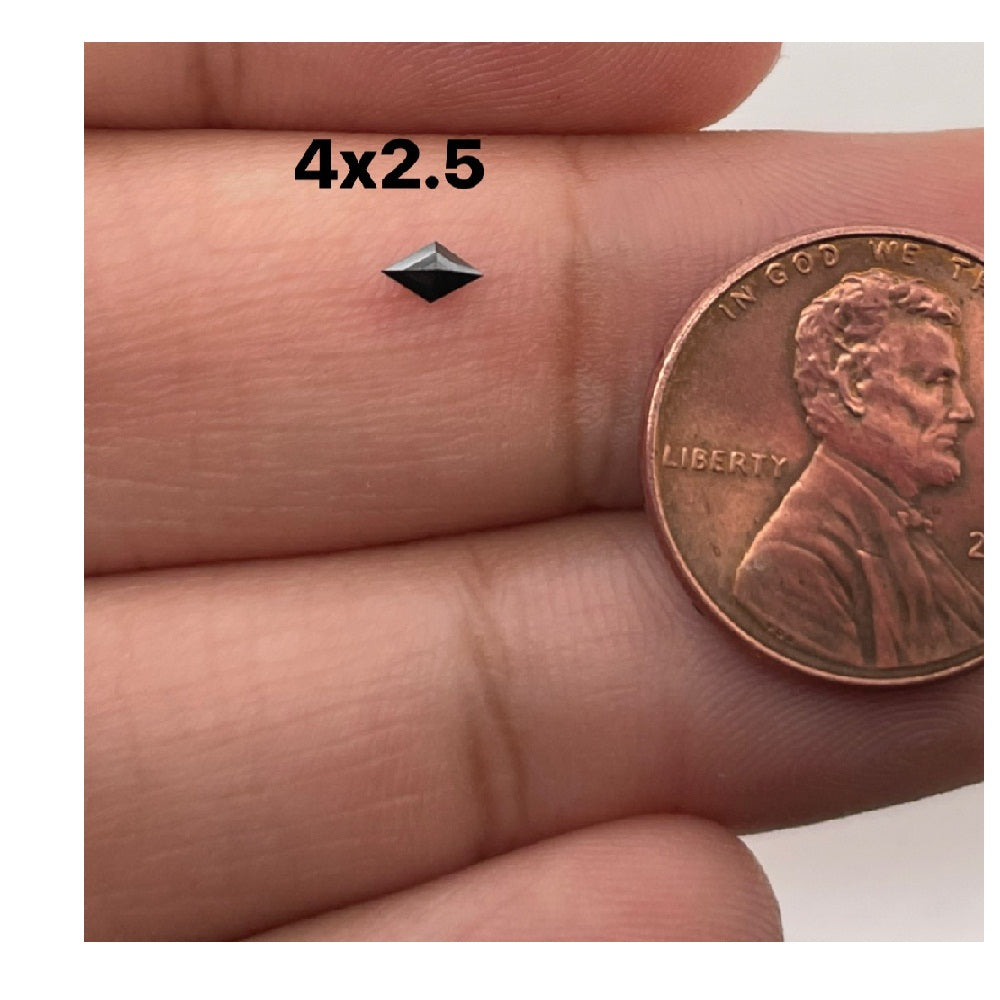 4x2.5MM(Weight range-0.076-0.084 each stone)