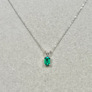 0.72–0.84 Ct | 7x5mm AAA Emerald Cut Lab Emerald Pendant | 14K White Gold Singapore Chain | May Birthstone Jewelry Gift