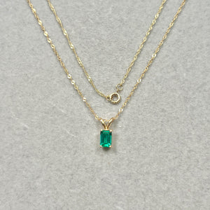 Soft-Gleam 0.38–0.51 Cts 14K Yellow Gold Modern Heirloom Emerald Pendant for Daily Wear, 6x4 mm Lab Solitaire Womens Necklace