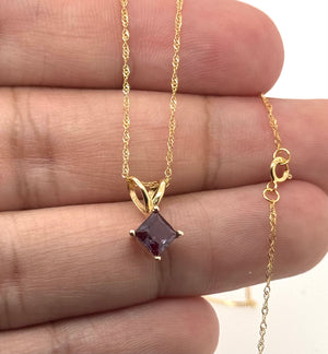 5mm Lab Alexandrite Pendant | 14K Yellow Gold Princess Solitaire Necklace — Color Change Fine Jewelry