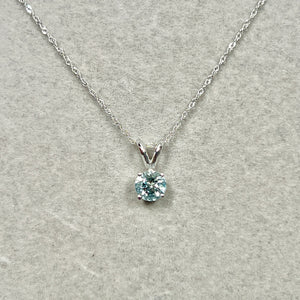 Fine Setting 0.69–0.95 Ct 18K WG Aquamarine Pendant featuring Patina Blue hue and classic prong form