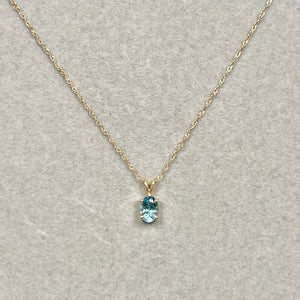 oval aquamarine solitaire pendant 7x5mm 18k yellow gold necklace