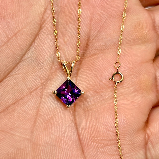 1.40-1.75 Ct Amethyst Pendant 7mm AAA Princess Cut Solitaire in 14K Yellow Gold with 18 Inch Singapore Chain – February Birthstone Jewelry