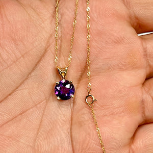 1.45-2.10 Ct Round Checkerboard Amethyst Pendant in 14K Yellow Gold, AAA Amethyst Scroll Necklace with 18 Inch Gold Singapore Chain