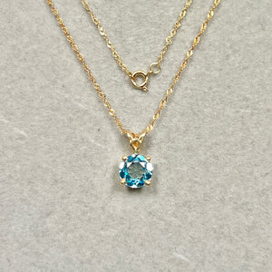 1.42 Cts AAA Round Swiss Blue Topaz Solitaire Scroll Pendant 14K Yellow Gold – 18” Chain