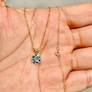 1.42 Cts AAA Round Swiss Blue Topaz Solitaire Scroll Pendant 14K Yellow Gold – 18” Chain