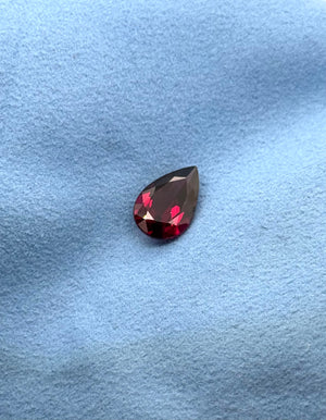 natural rhodolite garnet pear