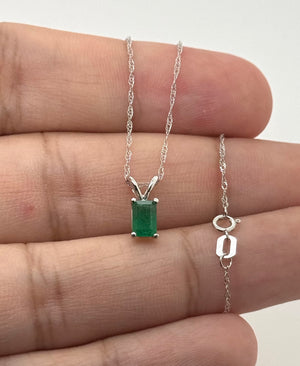 6x4 mm emerald pendant size reference showing solitaire proportions and chain length 
