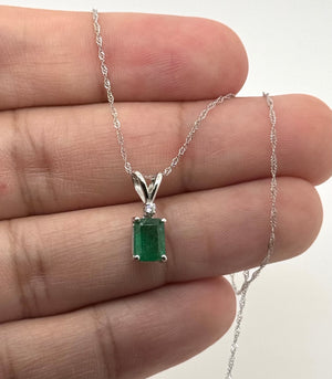High polish 14K white gold pendant surface texture and fine jewelry craftsmanship detail