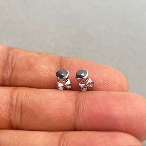 0.86-1.04 Cts Pair of Black Diamond Mens Stud Earrings in 18K White Gold – Round Solitaire Luxury Gift for Him