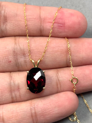 Natural Oval Garnet women Pendant 5.20–6.90 Cts AAA Red Gemstone Set in 14K Yellow Gold with 18 Inch Chain