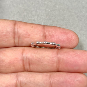 bamboo style ring in 18K white gold minimal band
