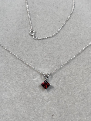 AAA Princess Cut Garnet Solitaire 5mm Pendant Necklace 0.60–0.80 CT 14K White Gold