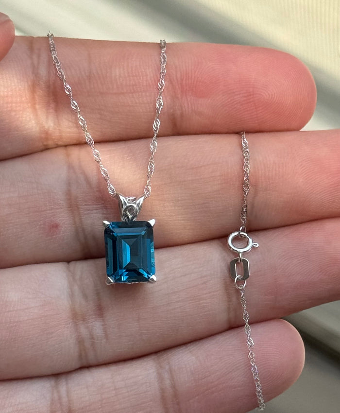 London Blue Topaz Pendant AAA Emerald Cut 3.94 Ct (10x8 mm), Platinum Setting, 18" 18K White Gold Chain