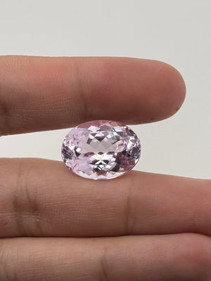 22.02 Ct Natural Kunzite Oval 20.1x15.3mm Pink