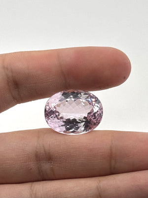 34.60 carat natural oval kunzite 23x18x11.5mm pink gemstone