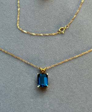 Emerald Cut London Blue Topaz Pendant 9x7mm AAA 2.55-3.46 Ct in 14K Yellow Gold with 18 Inch Chain – Solitaire Scroll Design