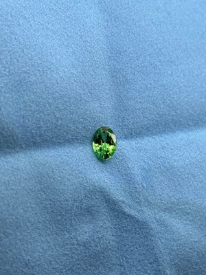 Natural tsavorite oval 0.96 carat loose gemstone
