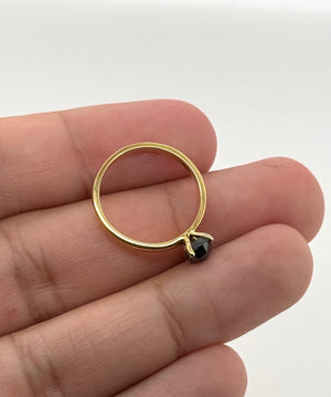 Vintage-inspired 5.40–5.50 mm Black Diamond ring in 18K Yellow Gold