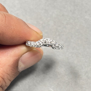 18K white gold diamond wedding band featuring 21 round white diamonds prong set across the ring, totaling 0.35–0.40 carats. The diamonds display SI2–I1 clarity and I–J colour, creating a classic sparkle against the rhodium-finished white gold. Designed in ring size 4 with a comfortable 1.75–3.50 mm width, this elegant band is ideal as a wedding ring, anniversary band, or minimalist stackable diamond ring for women. 