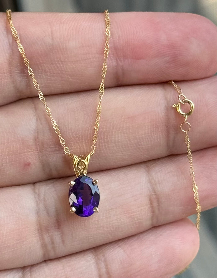 1.51–2.00 Ct AAA Oval Amethyst Pendant Necklace – 9x7mm Solitaire Scroll in 14K Yellow Gold – February Birthstone Jewelry Gift for Her