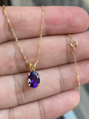 1.51–2.00 Ct AAA Oval Amethyst Pendant Necklace – 9x7mm Solitaire Scroll in 14K Yellow Gold – February Birthstone Jewelry Gift for Her