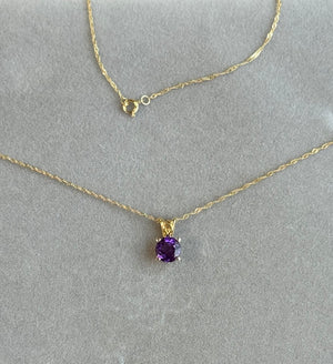 0.85–1.25 Ct AAA Round Amethyst Pendant – 6.5mm Solitaire Scroll Necklace in 14K Yellow Gold – February Birthstone Jewelry Gift for Her