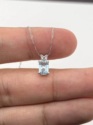 7x5mm Aquamarine Scroll Solitaire Pendant | Platinum AA Emerald Checkerboard Cut 0.73–1.10 Ct
