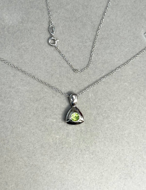 0.50 Ct Round Peridot Pendant in Sterling Silver – 5mm AA Solitaire Birthstone Necklace, August Jewelry Gift