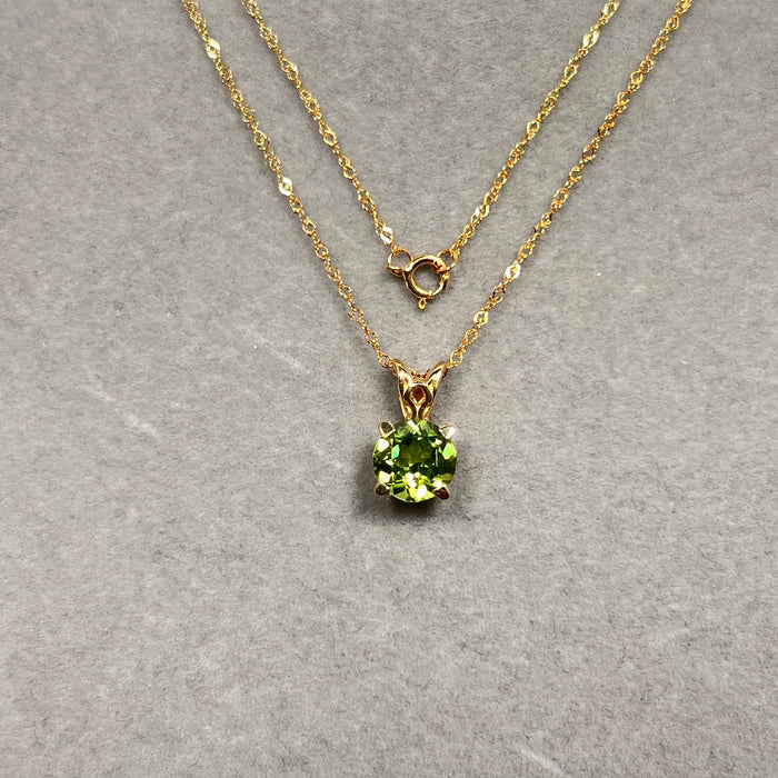 1.30–1.85 Cts 7mm AAA Round Peridot Solitaire Pendant in 14K Yellow Gold | Natural Peridot Necklace, August Birthstone Jewelry for Women