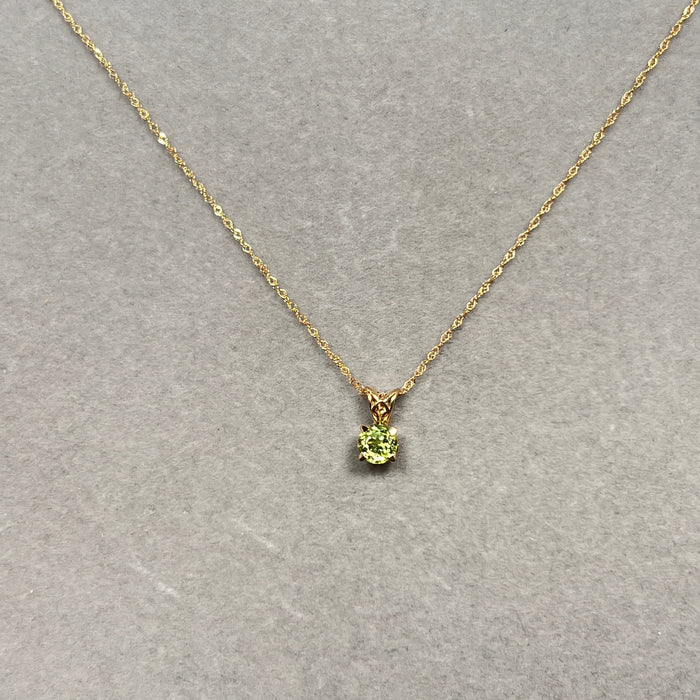 0.50–0.65 Cts 5mm AAA Round Peridot Solitaire Pendant in 14K Yellow Gold | Natural Peridot Necklace, August Birthstone Jewelry for Women