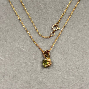 0.50–0.65 Cts 5mm AAA Round Peridot Solitaire Pendant in 14K Yellow Gold | Natural Peridot Necklace, August Birthstone Jewelry for Women