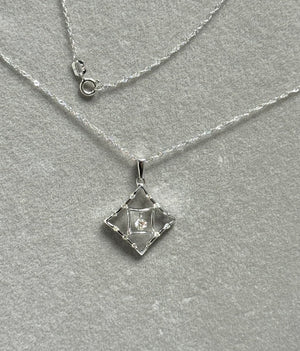 18K White Gold Princess-Cut Diamond Pendant Necklace