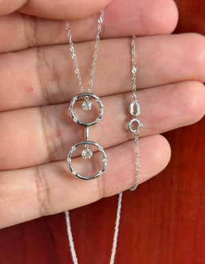 18K White Gold Diamond Circle Pendant Necklace (0.25-0.30 Ct)