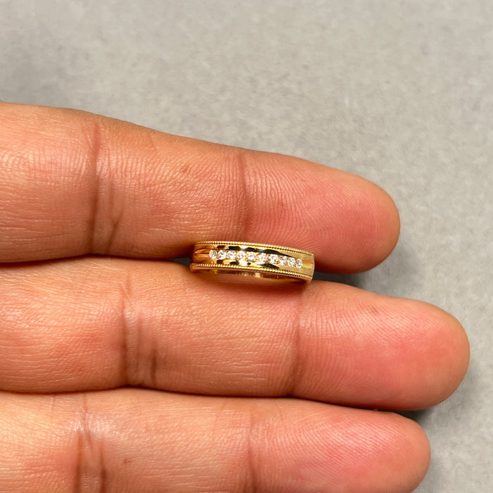 0.10 Ct SI1–SI2 Clarity I–J Color Round Diamond Milgrain Wedding Band in 18K Yellow Gold