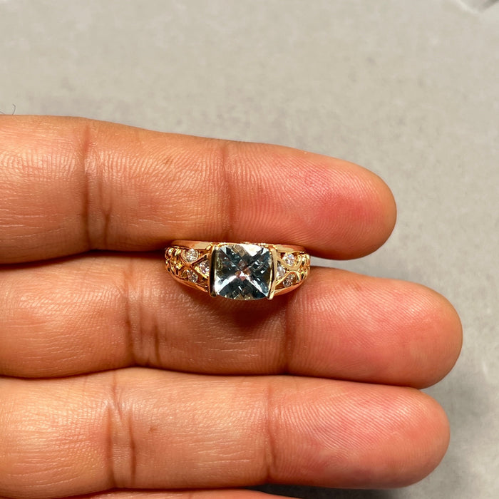 0.28 Ct Diamond & 1.58–2.02 Ct Aquamarine Ring in 14K Yellow Gold Size 7