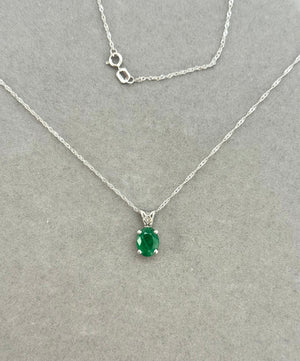 AA Oval Natural Emerald Scroll Solitaire Pendant 0.84–1.35 Ct (8x6 mm) in Platinum