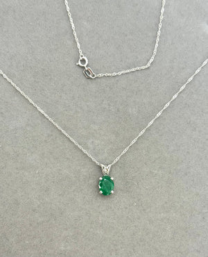 AA Oval Natural Emerald Scroll Solitaire Pendant 0.84–1.35 Ct (8x6 mm) in Platinum